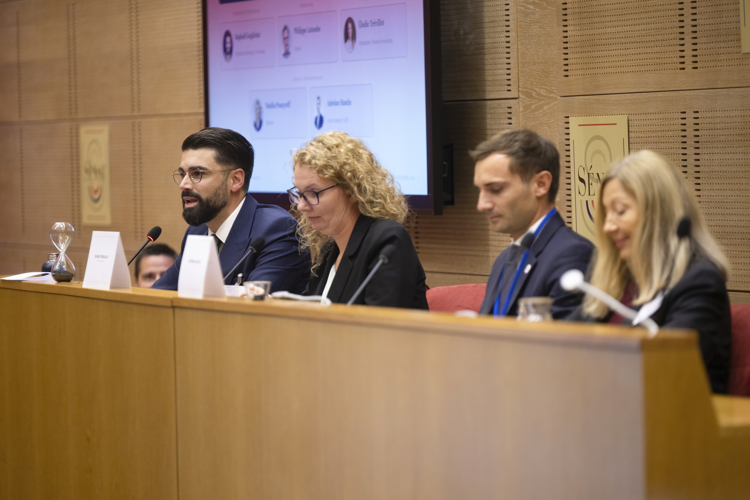 Raphaël Guglielmi et les intervenants de la table ronde sur la sectorisation du CIR